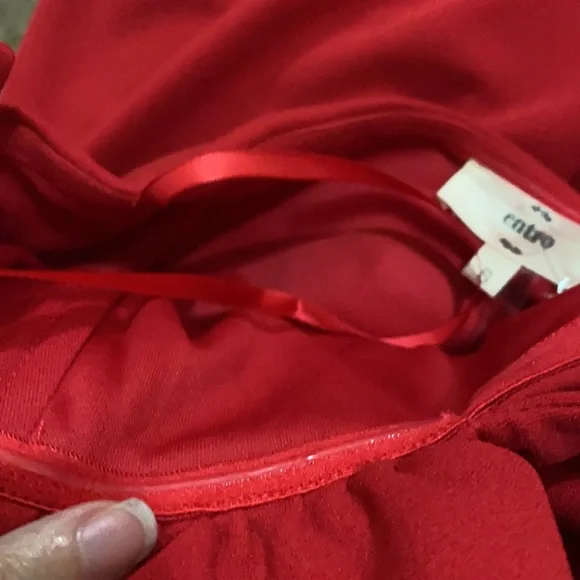 Entro red strapless ruffle detailed romper size small, NWT - Picture 4 of 7